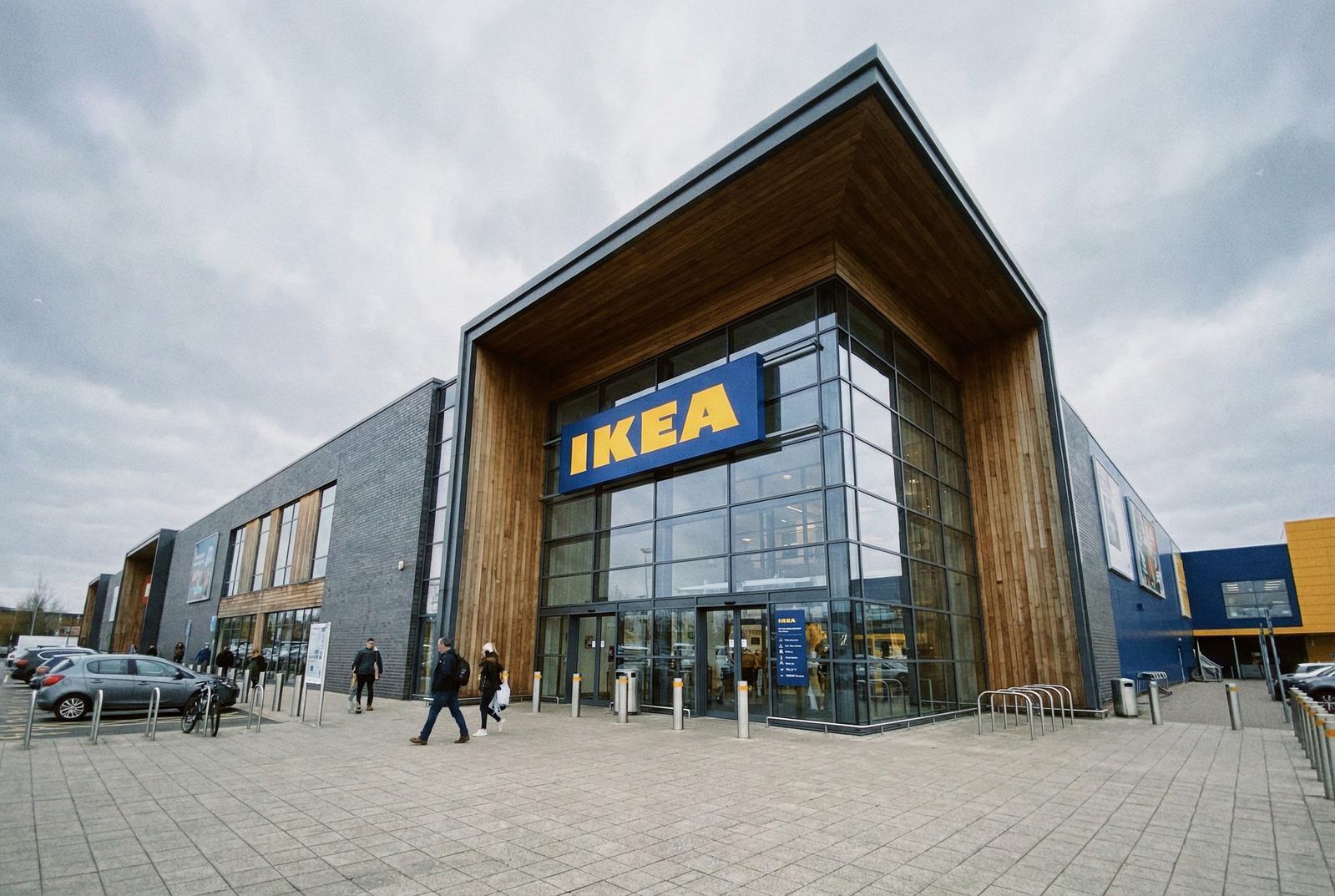 IKEA bringt 2026 einen neuen, hohen und schlanken BILLY heraus - ideal um Platz zu sparen ohne auf Stil zu verzichten